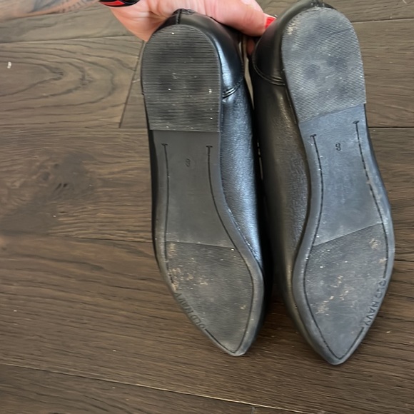Old navy pointed toe black flats size 8 - Picture 3 of 3